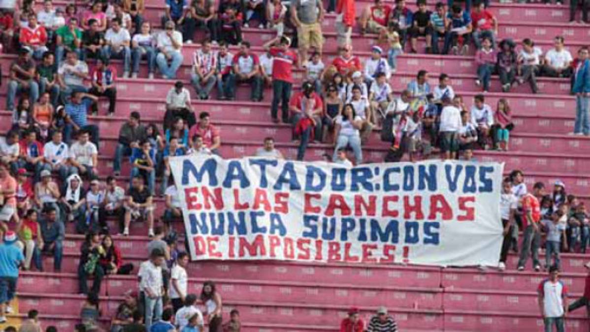 La afición le demuestra su amor a Wilmer