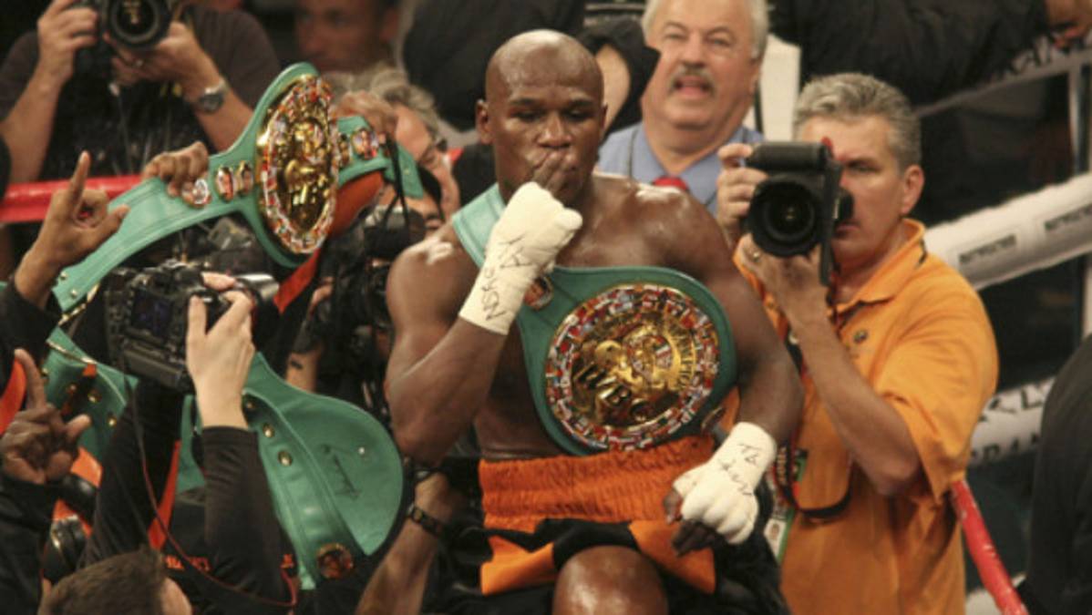 Mayweather Jr. y Ortiz dejaron más dudas e insultos que buen boxeo