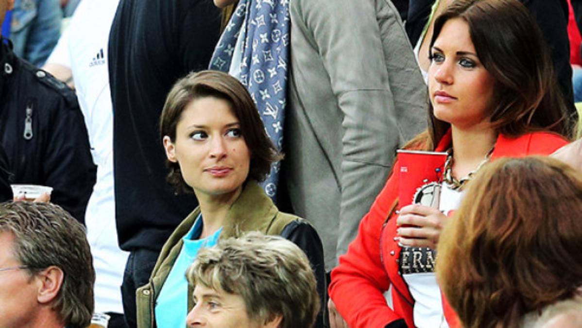 Las novias y esposas de los alemanes que engalanan la Euro