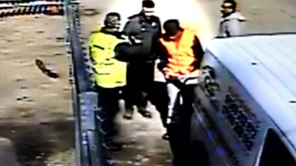 Carlos Tévez inició como barrendero trabajo comunitario