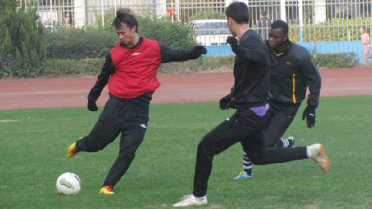 Así es la aventura de tres futbolistas hondureños en China