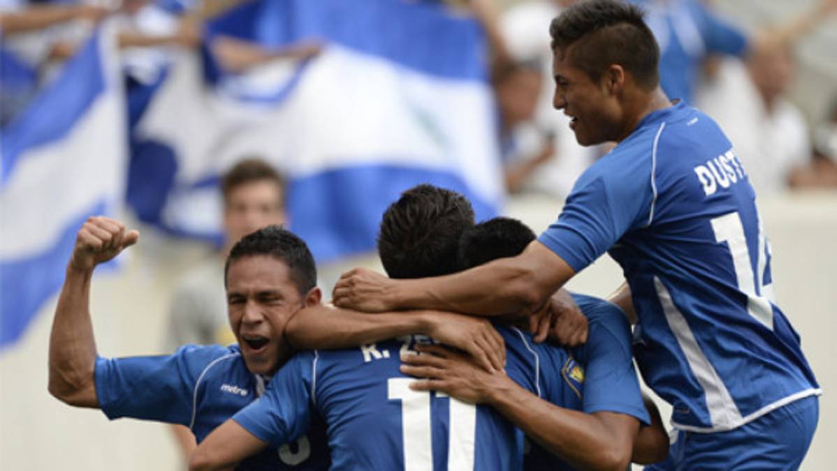 El Salvador y Trinidad debutan con empate