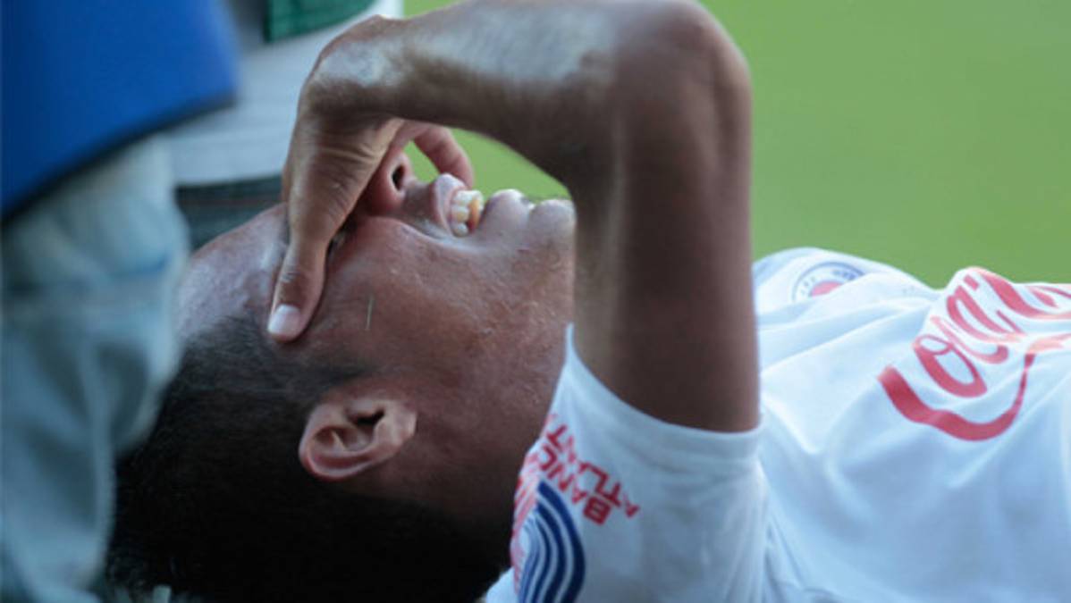 VIDEO: La dura falta de Rommel Murillo a Bayron Méndez