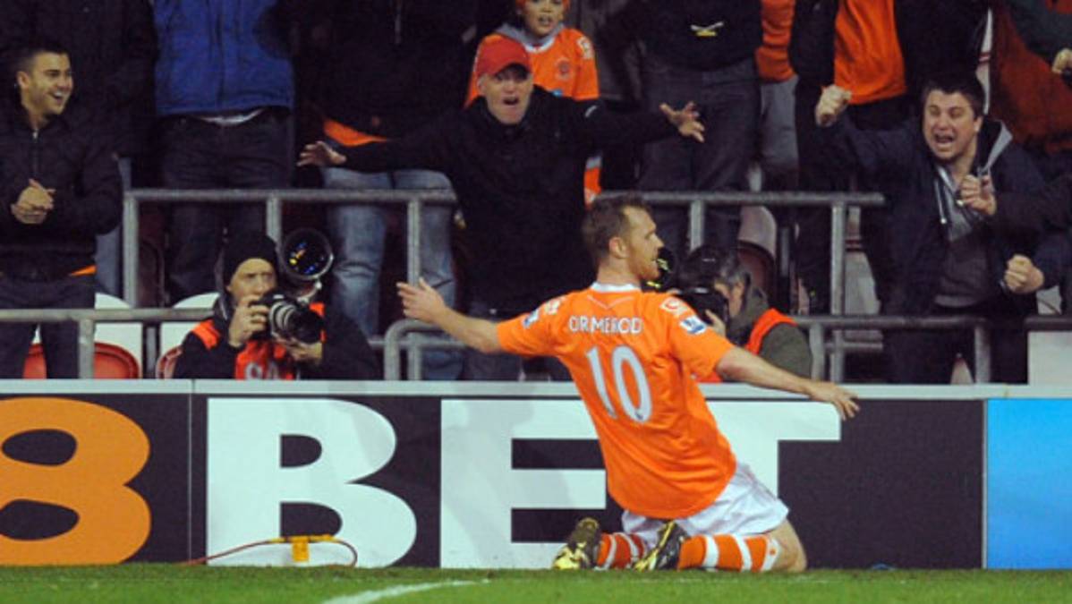 Blackpool hace tropezar al Tottenham
