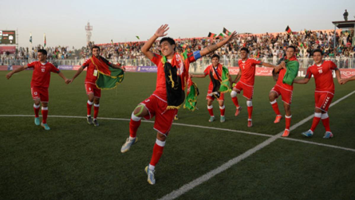 Afganistán gana partido histórico a Pakistán