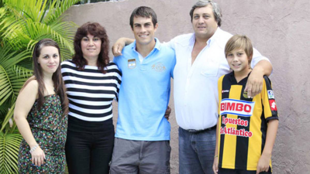 Familia de Jonatan Hansen es 'catracha”