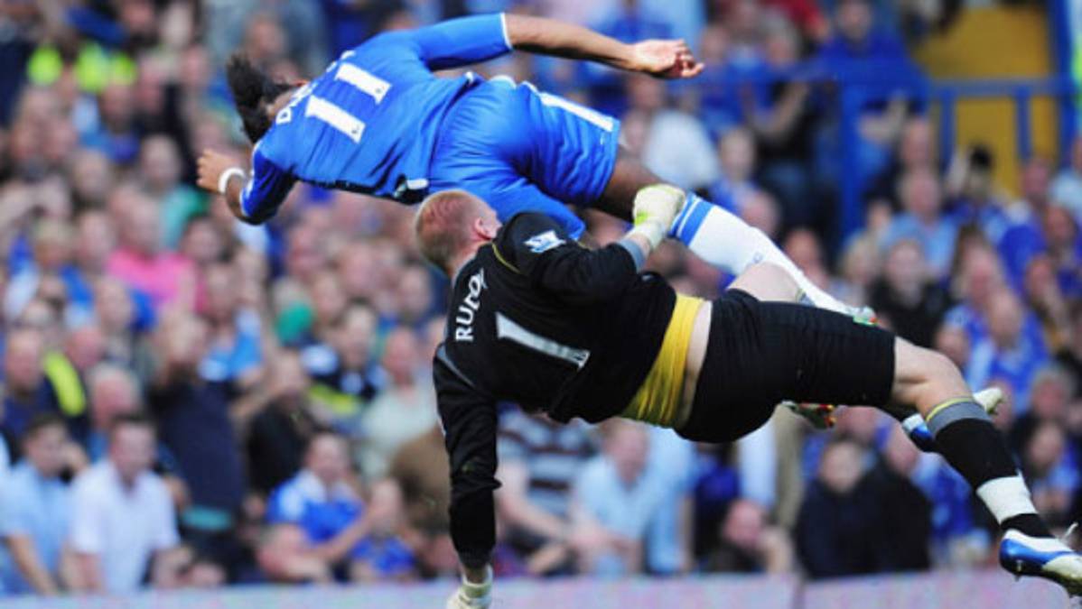 La escalofriante caída de Didier Drogba