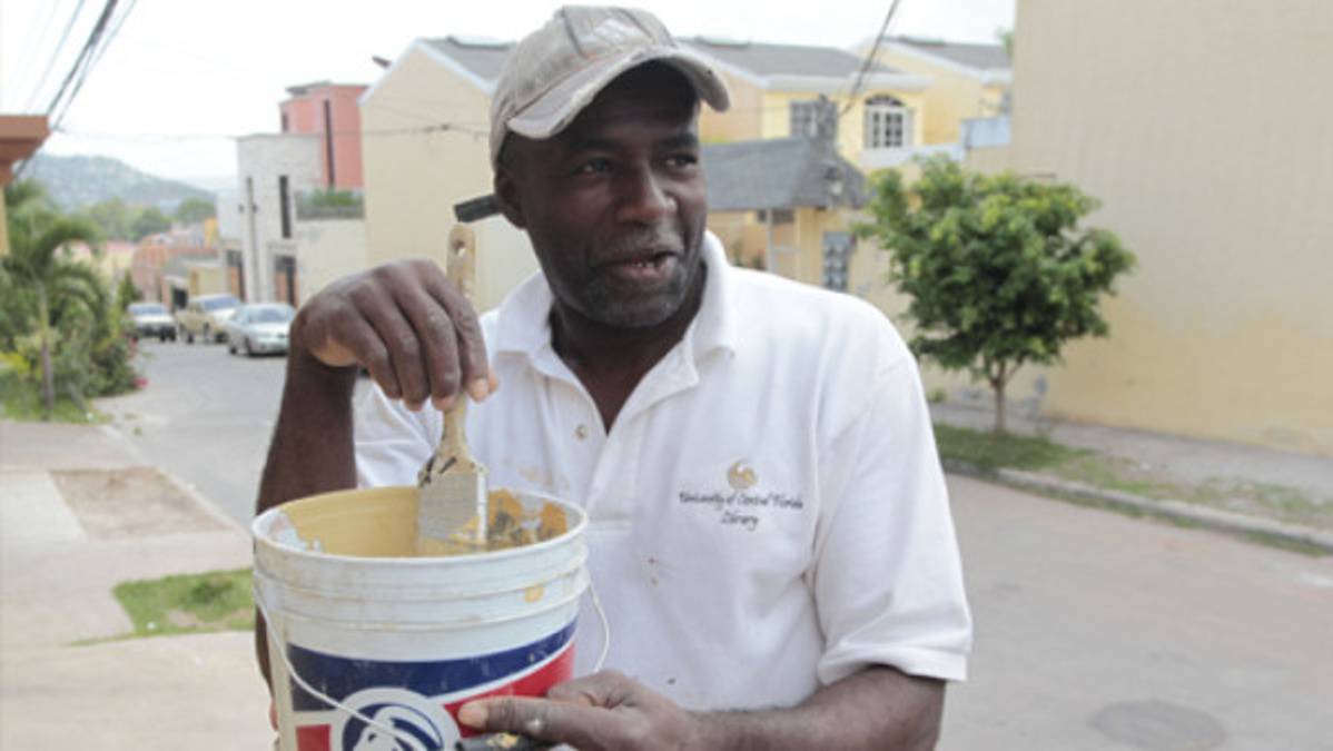 Rudy Williams relata su vida como pintor