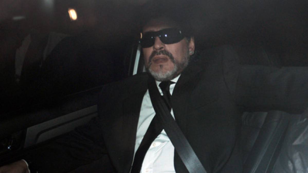 Maradona le dio el último adiós a su madre