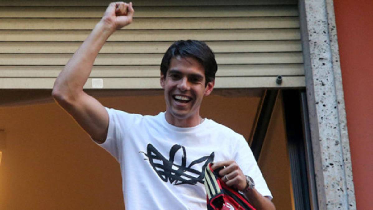 Kaká vuelve a lucir la camiseta del Milan