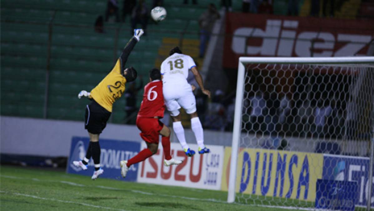 Olimpia sostiene un invicto de hierro