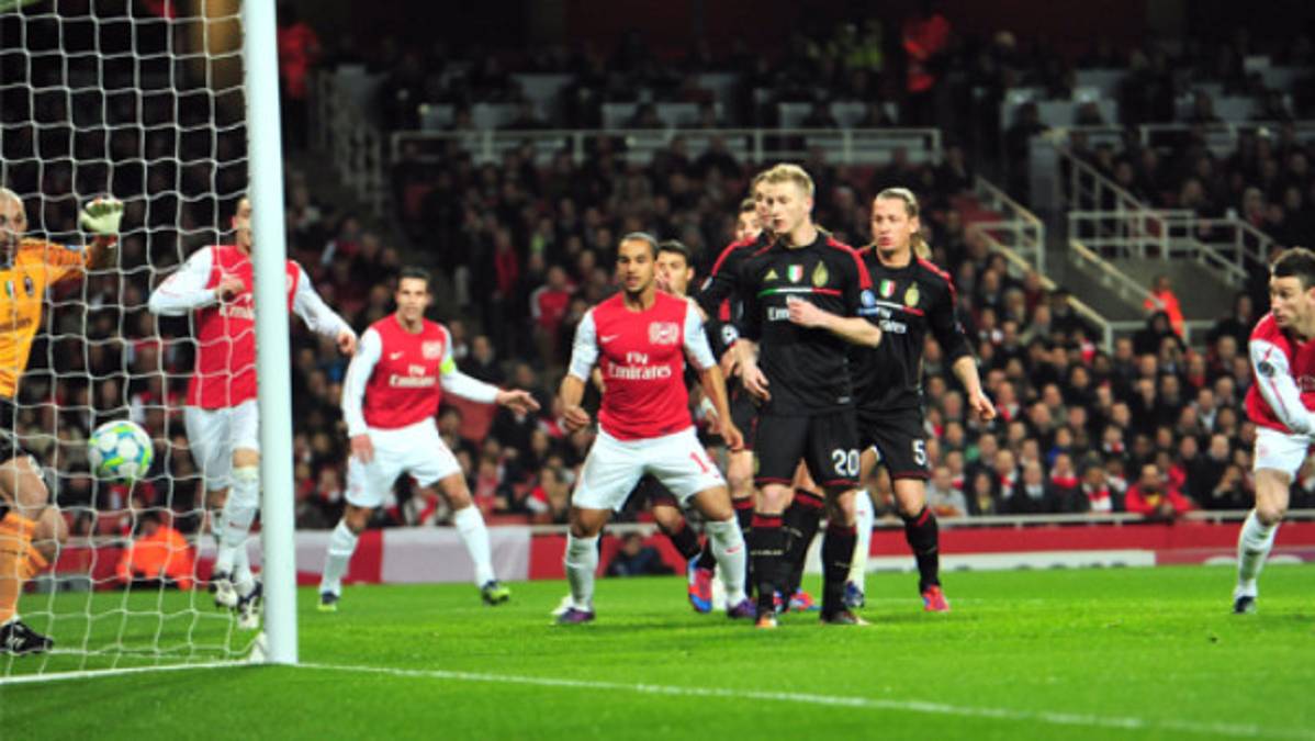 Arsenal le sacó un gran susto al Milan