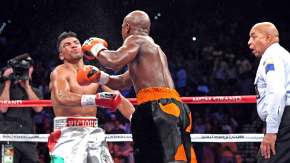 Mayweather Jr. y Ortiz dejaron más dudas e insultos que buen boxeo