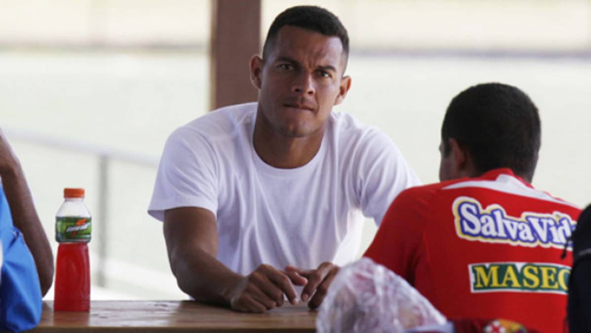 Walter Hernández, fuera del Olimpia