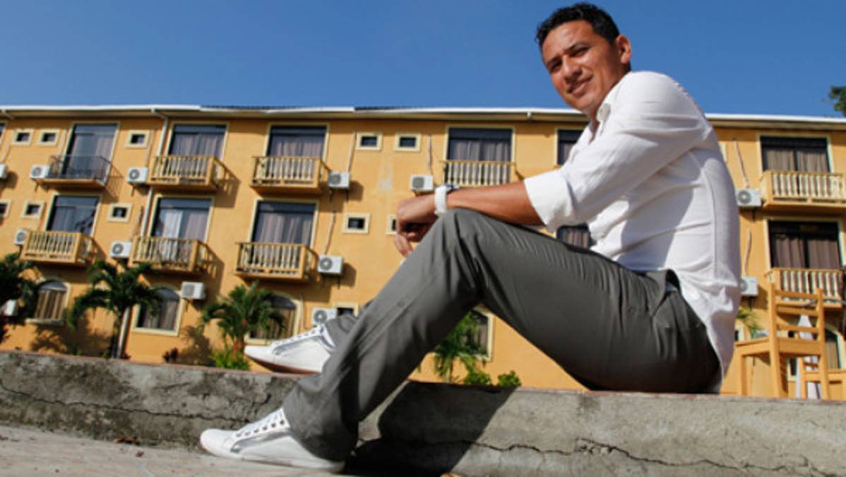 'Soy pastor, no puedo alejarme de Dios”: Carlos Oliva