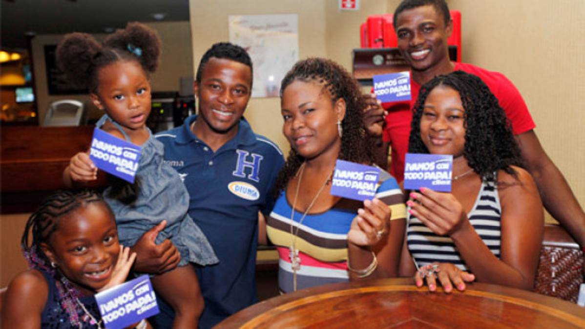 Familia de Marvin Chávez llega a motivarlo y le hace una petición