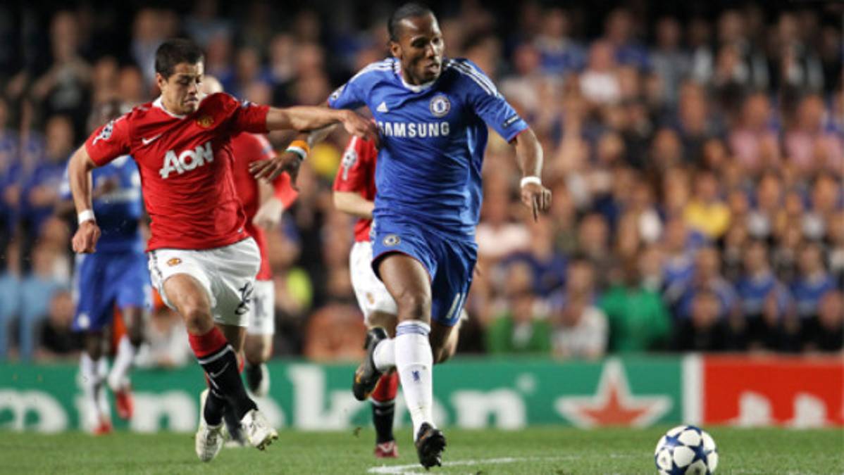 Manchester United vence al Chelsea y pone un pie en semifinales