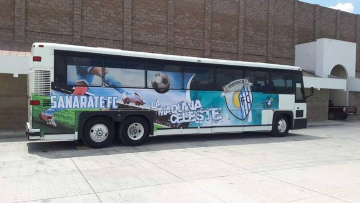 ¿Cuál es el más bonito? Los autobuses en los que se transportan los clubes de Centroamérica