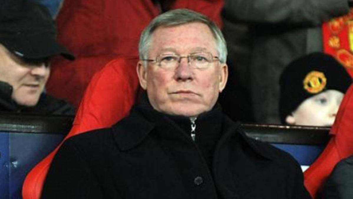 Chicharito clasifica al Manchester United