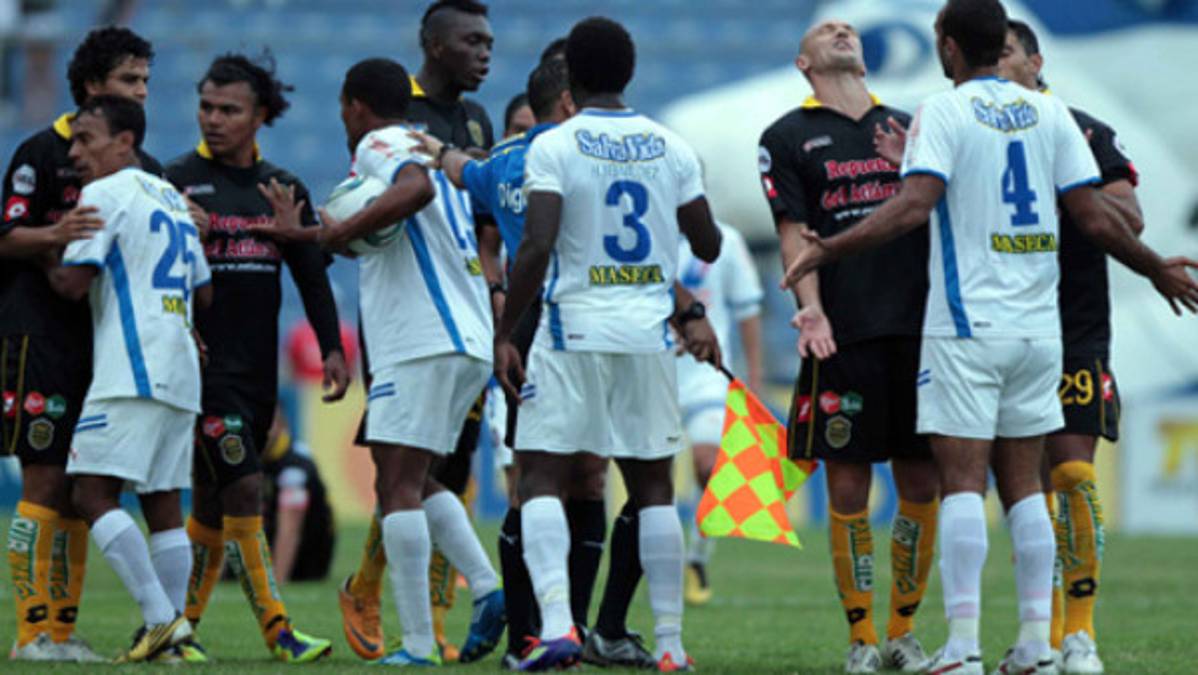 Olimpia da un paso gigante al título