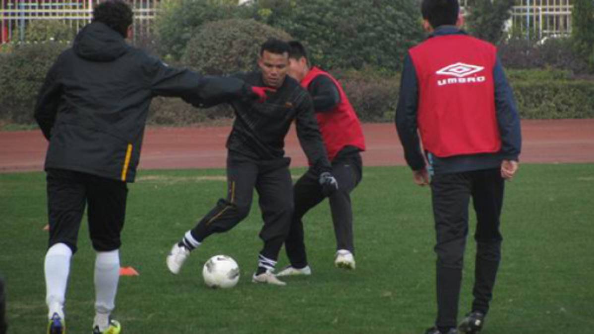 Así es la aventura de tres futbolistas hondureños en China