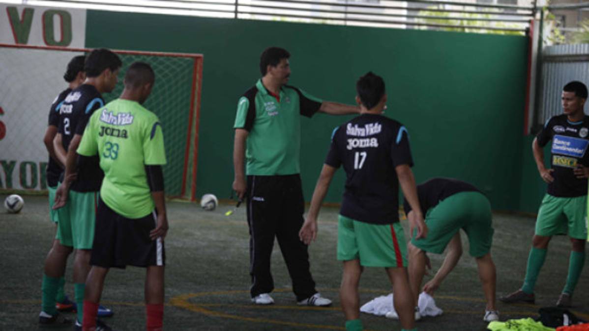 Carlos Martínez cuestionó decisiones arbitrales tras el duelo ante Platense