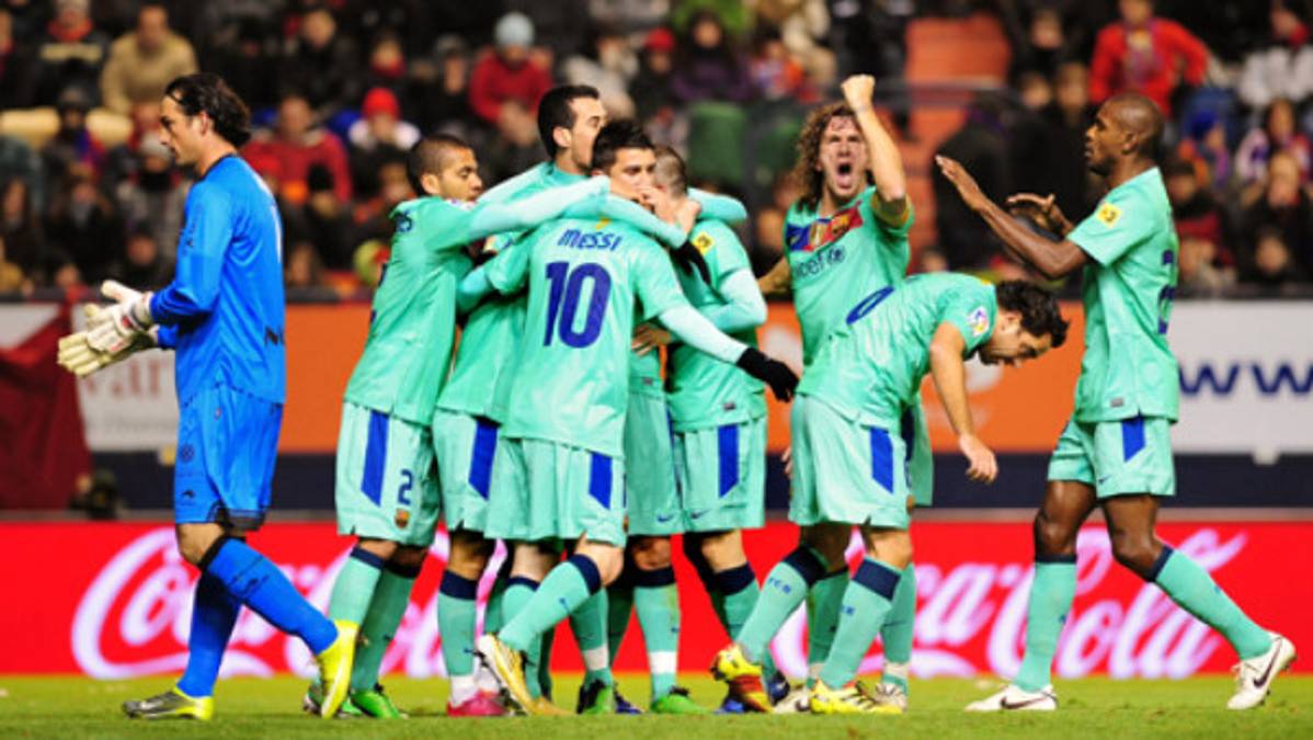 Pedro y Messi consolidan al Barcelona