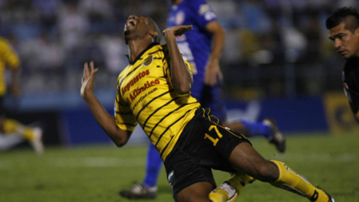 Allan Lalín hizo el peor clavado del año