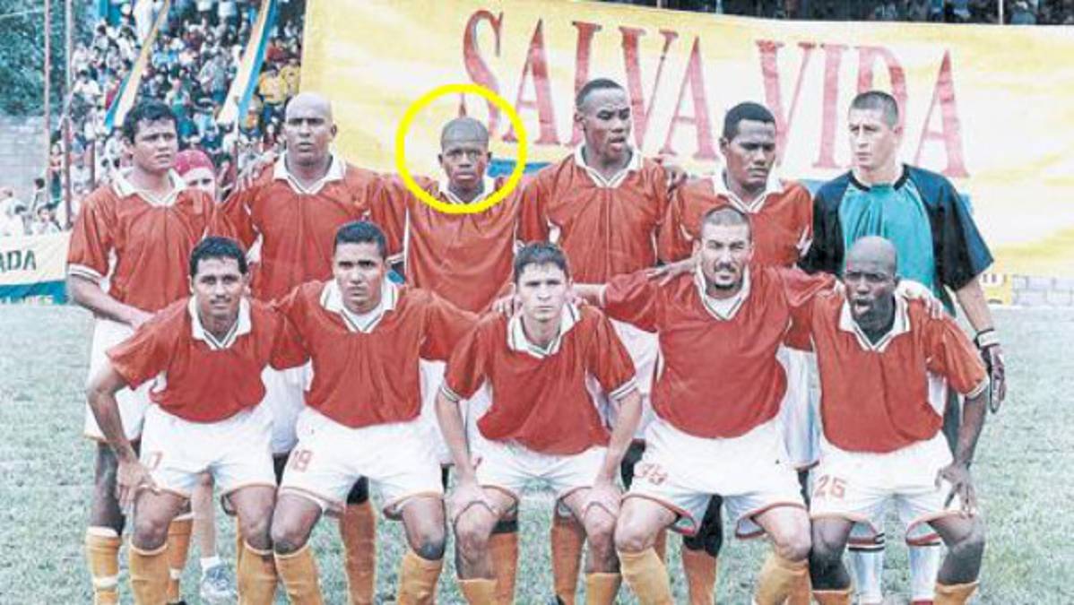 Boniek García no se olvida de su barrio...