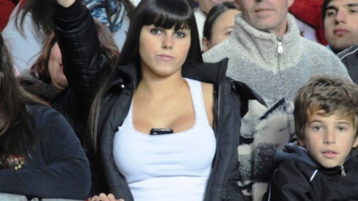 Conocé a Paula Solange, la chica que imita a Larissa Riquelme