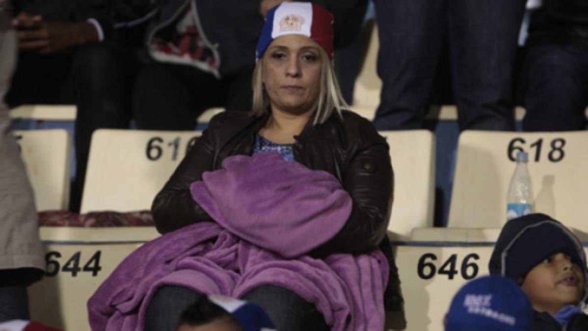 Hasta cobijas llevaron aficionados al Nacional