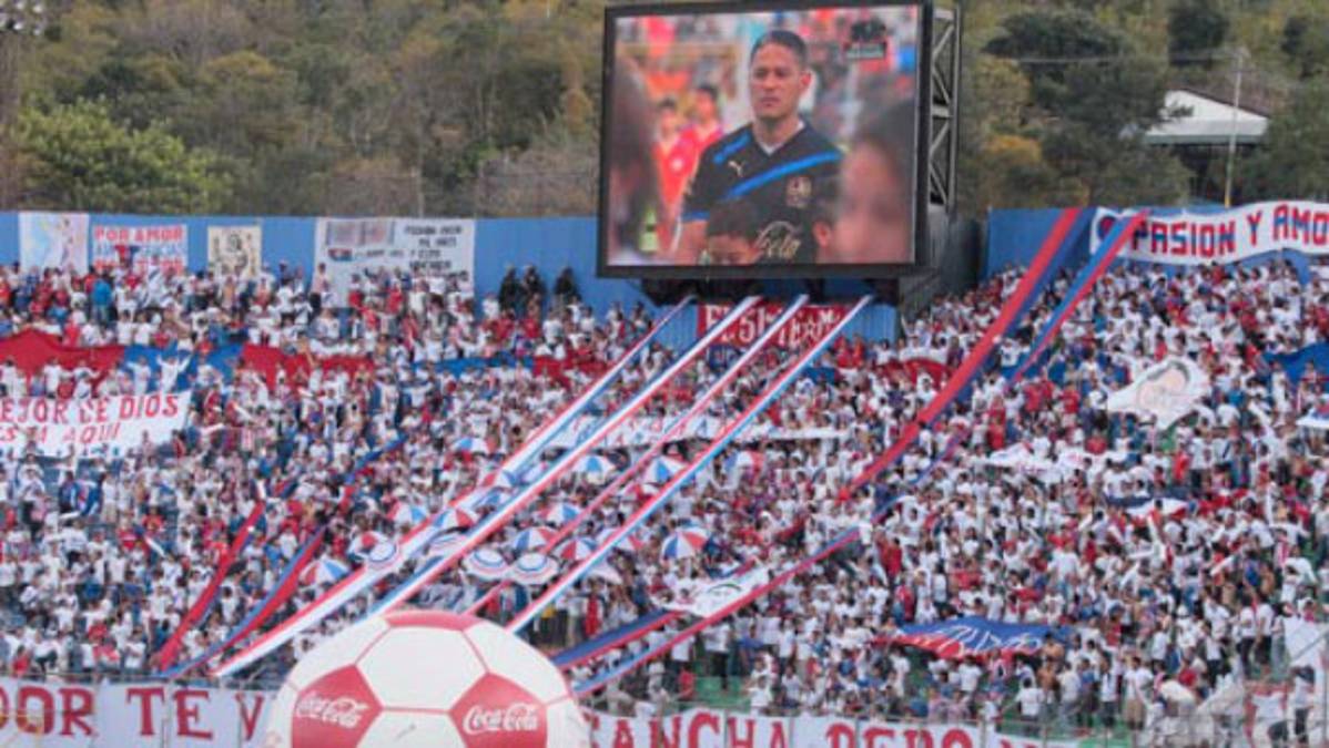 La afición le demuestra su amor a Wilmer