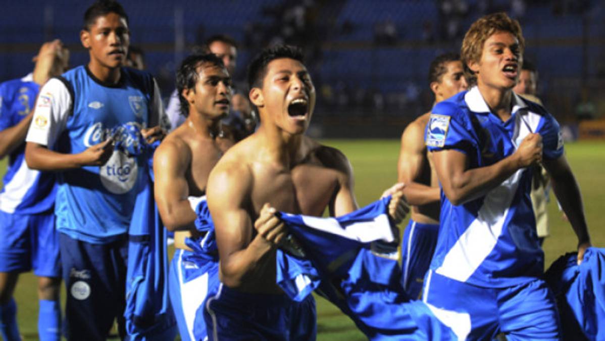 Guatemala vence a Estados Unidos y clasifica a su primer Mundial