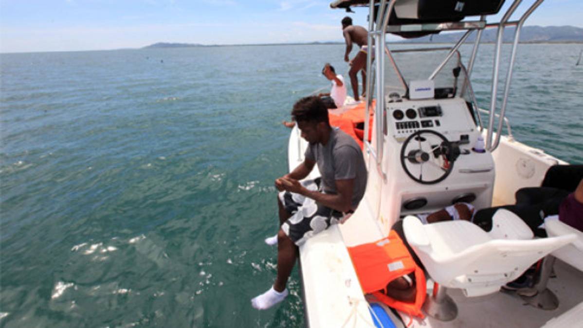 DIEZ se fue de pesca con Edgar Álvarez