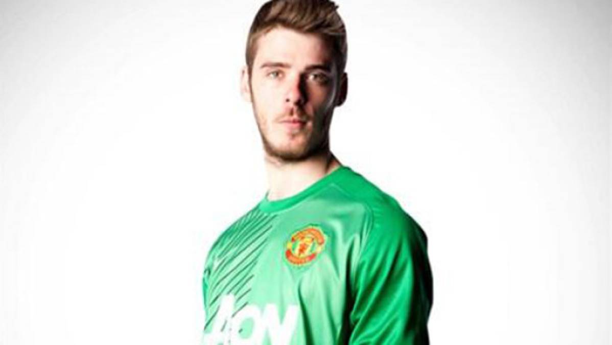 Manchester United presenta uniforme inspirado en Eric Cantona