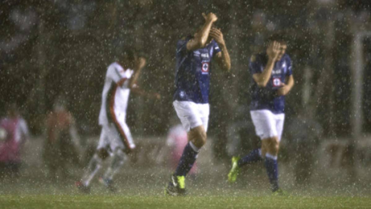 Granizo fue protagonista en juego Cruz Azul-Jaguares