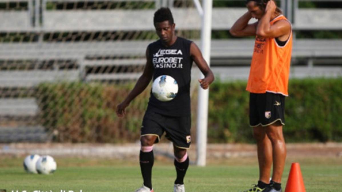 Edgar Álvarez usará el 90 en el Palermo