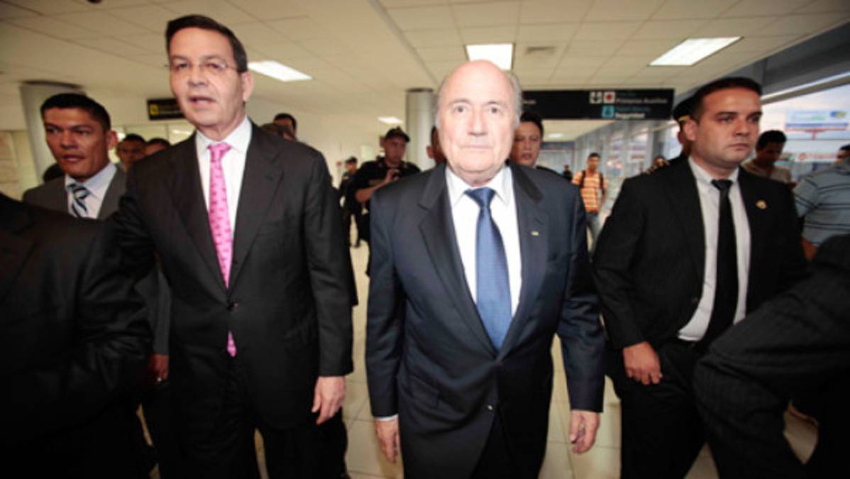 Blatter llegó blindado a Honduras