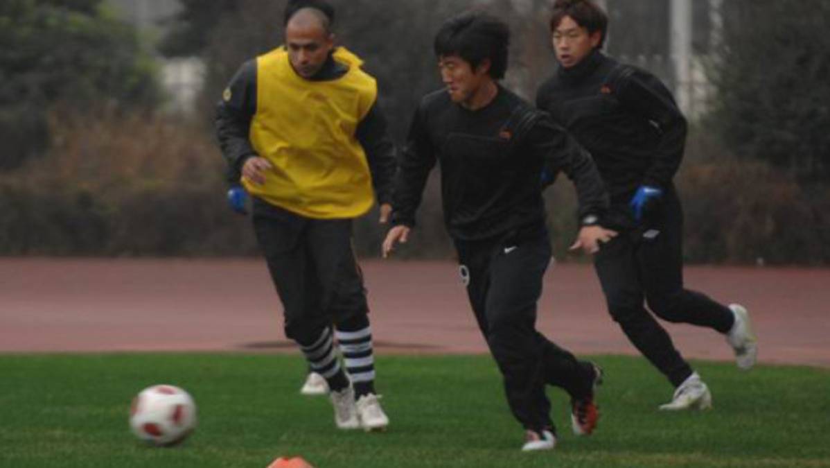 Así es la aventura de tres futbolistas hondureños en China