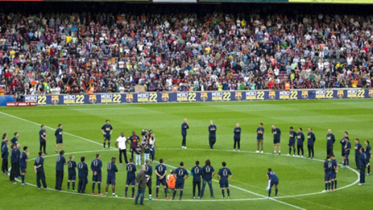Inolvidable despedida del Barcelona a Abidal