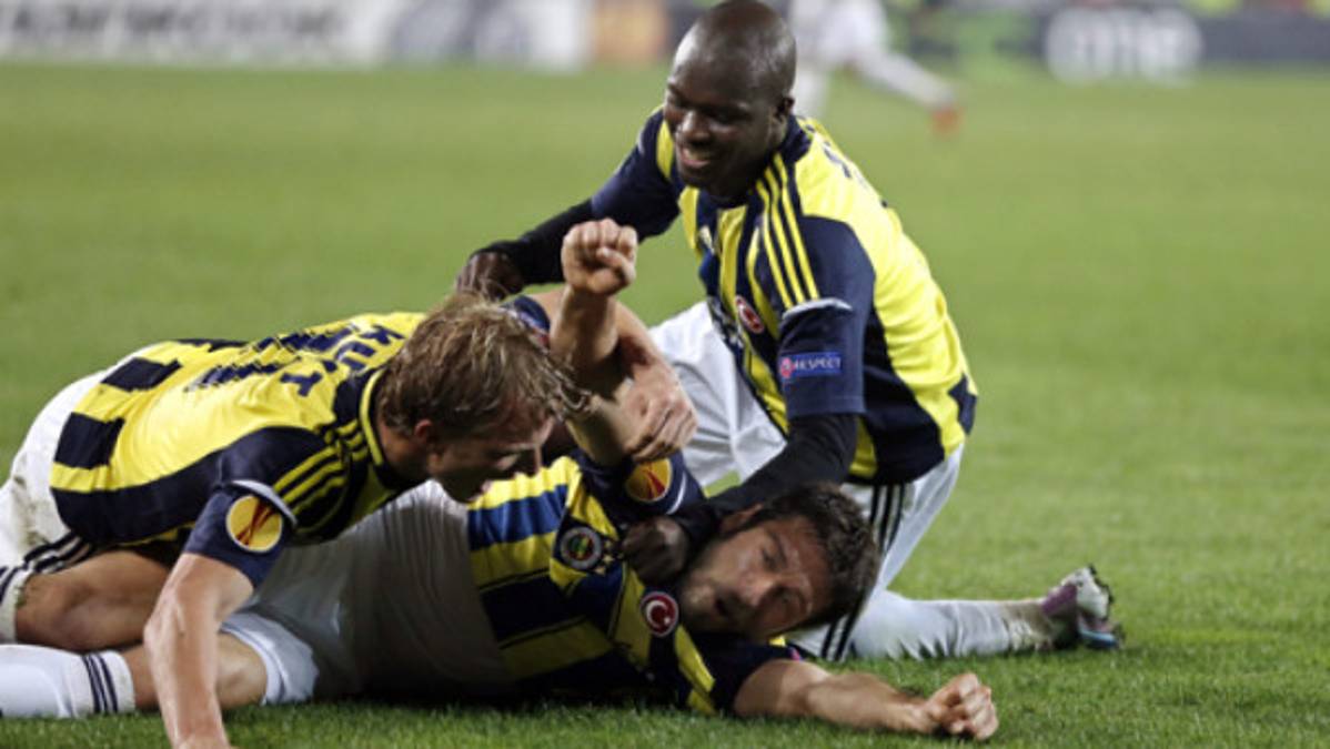 El Fenerbahce aprovecha su localía derrotando al Benfica