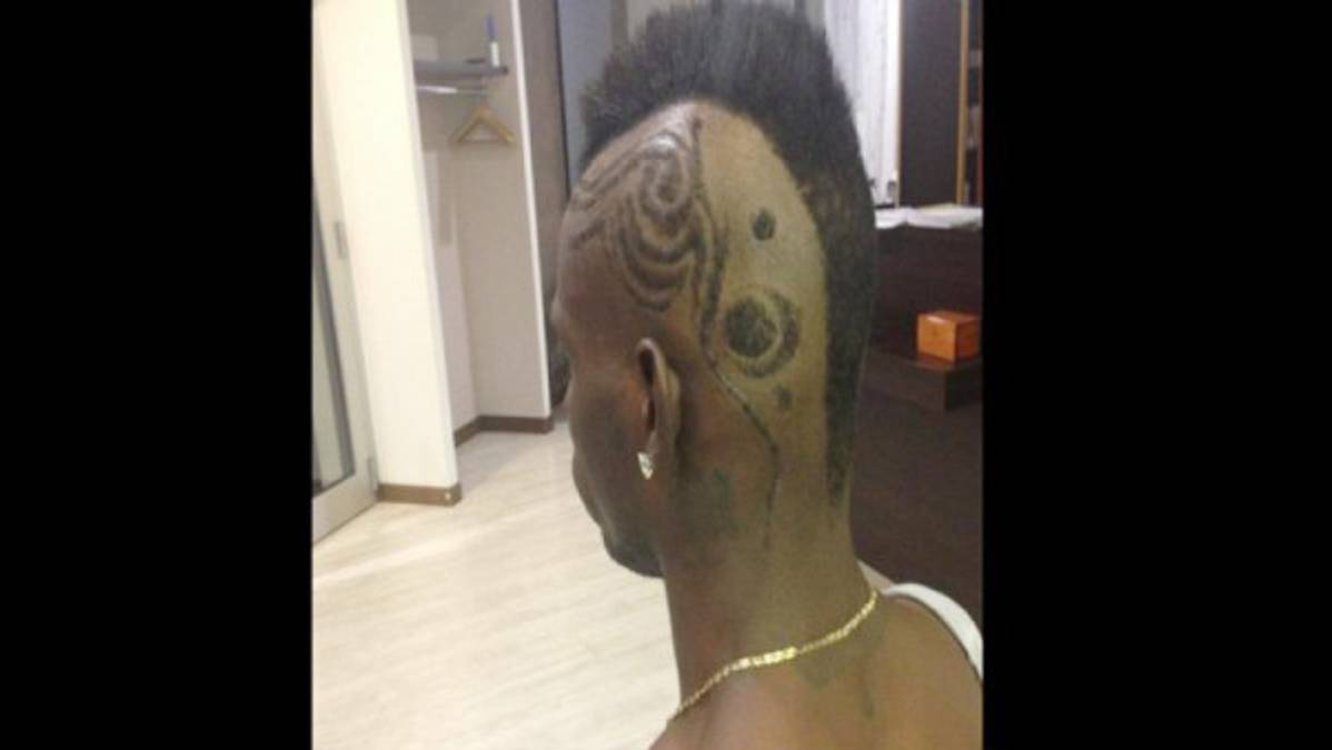 Mario Balotelli publica en Twitter su nuevo look