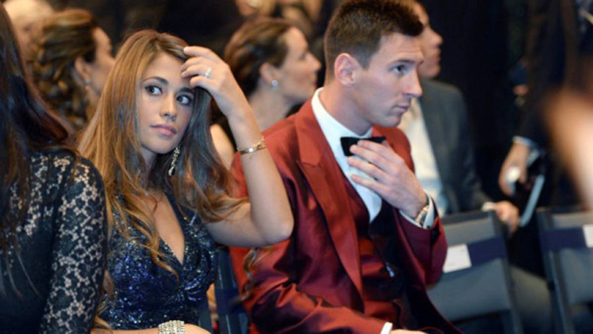 Una famosa pizzería en España se burla del traje de Messi