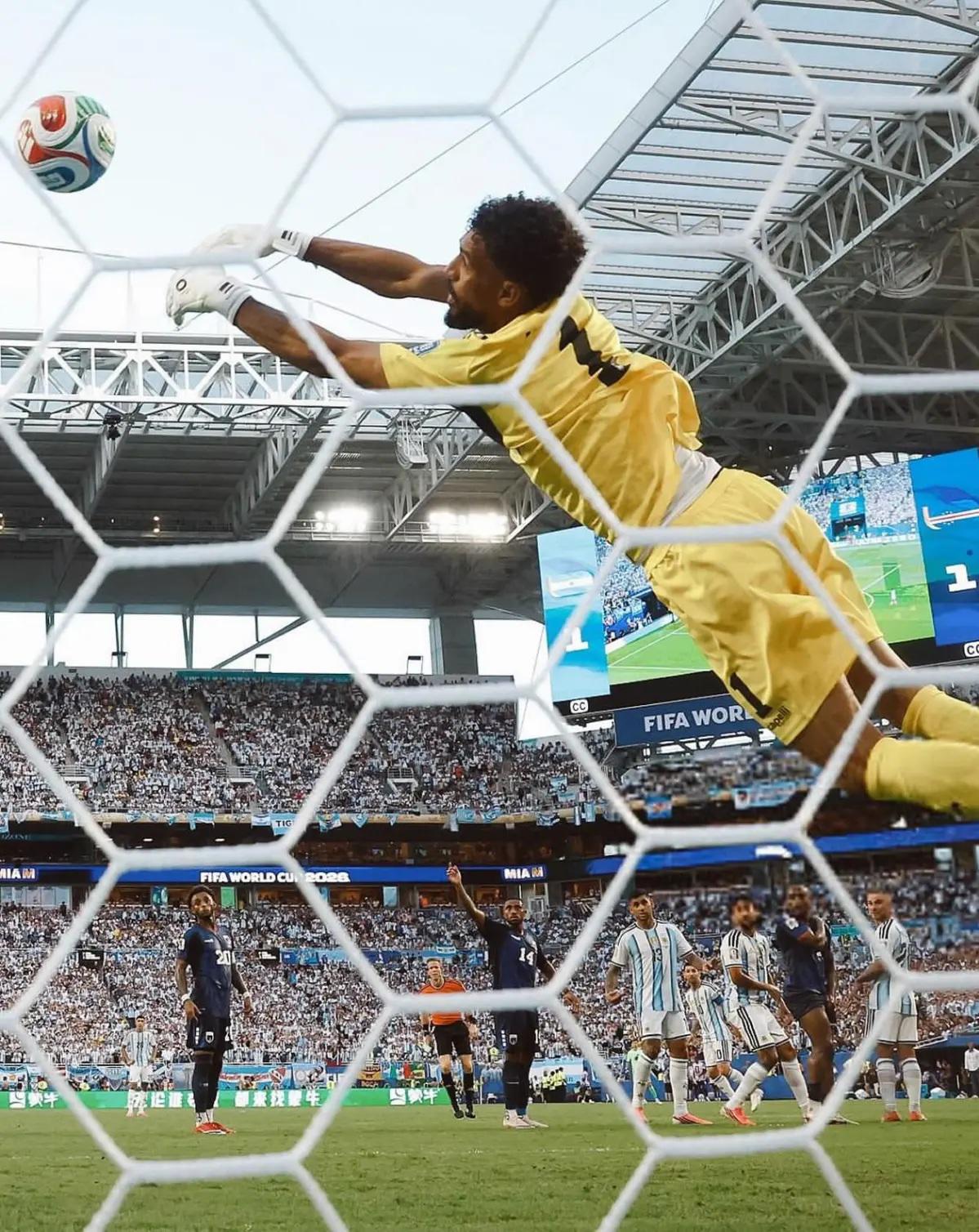 Vozinha superó a Keylor Navas y Courtois: la noticia que más impacta sobre el portero de Cabo Verde ¿Jugará con Messi?