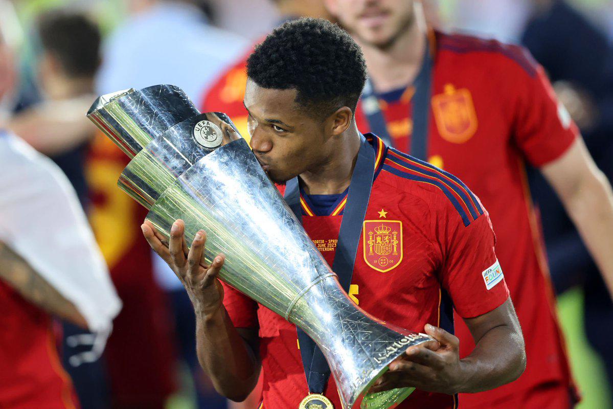 El futbolista que Real Madrid ofrece al PSG por Mbappé y la decisión de Ansu Fati; dejan el Chelsea para jugar en Arabia