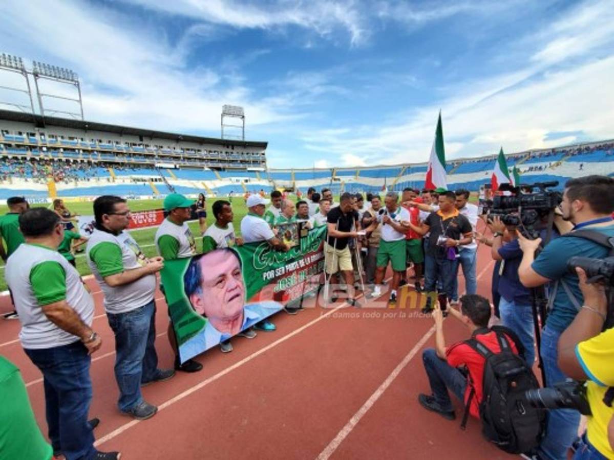 En fotos: Chelato Uclés se emociona en lindo homenaje que le realizó Marathón  