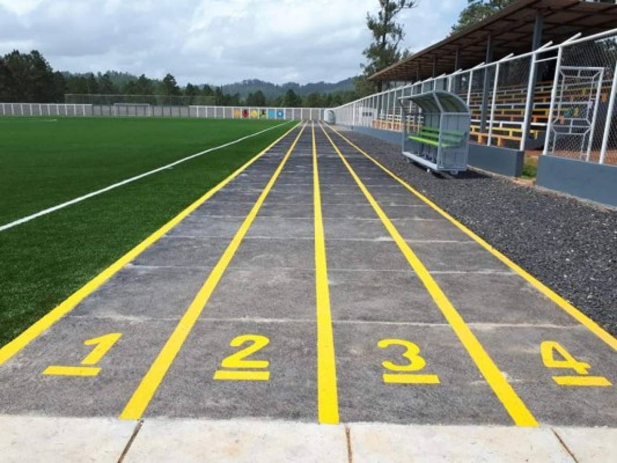 ¡Bonito y moderno! Así es el estadio que se inauguró en Campamento, Olancho