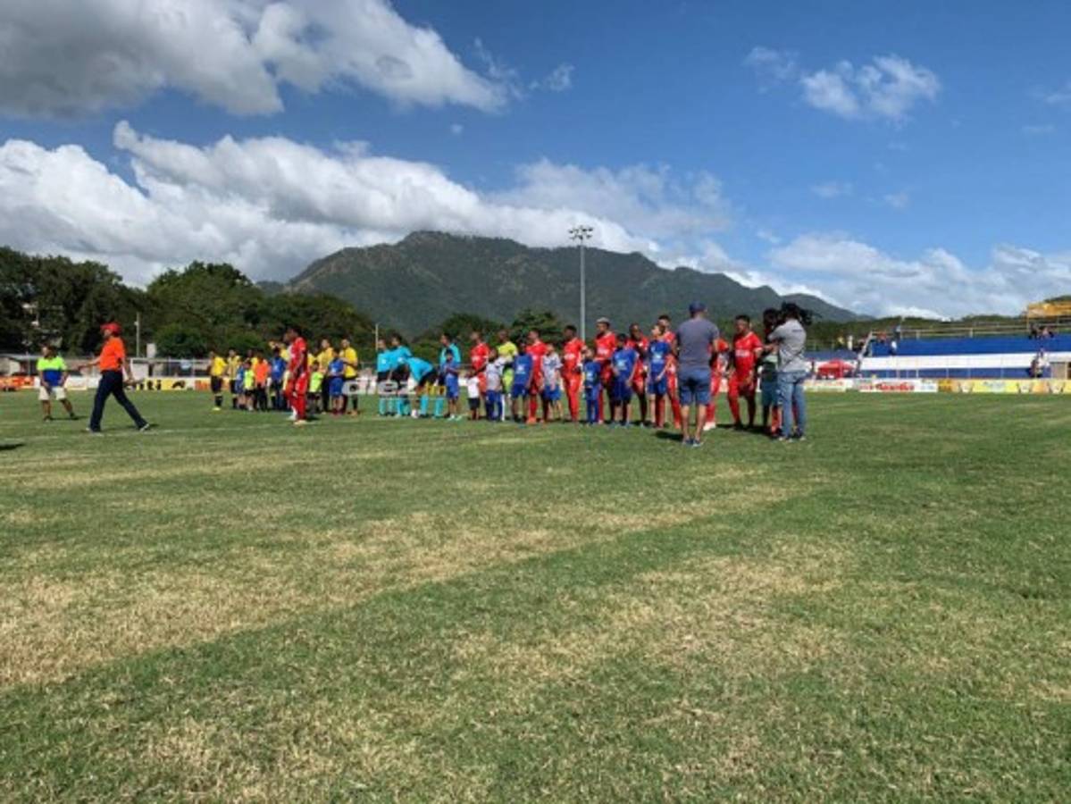 Rambo en el Excélsior, el look de Memo y la compañía de Yustin Arboleda en el Morazán