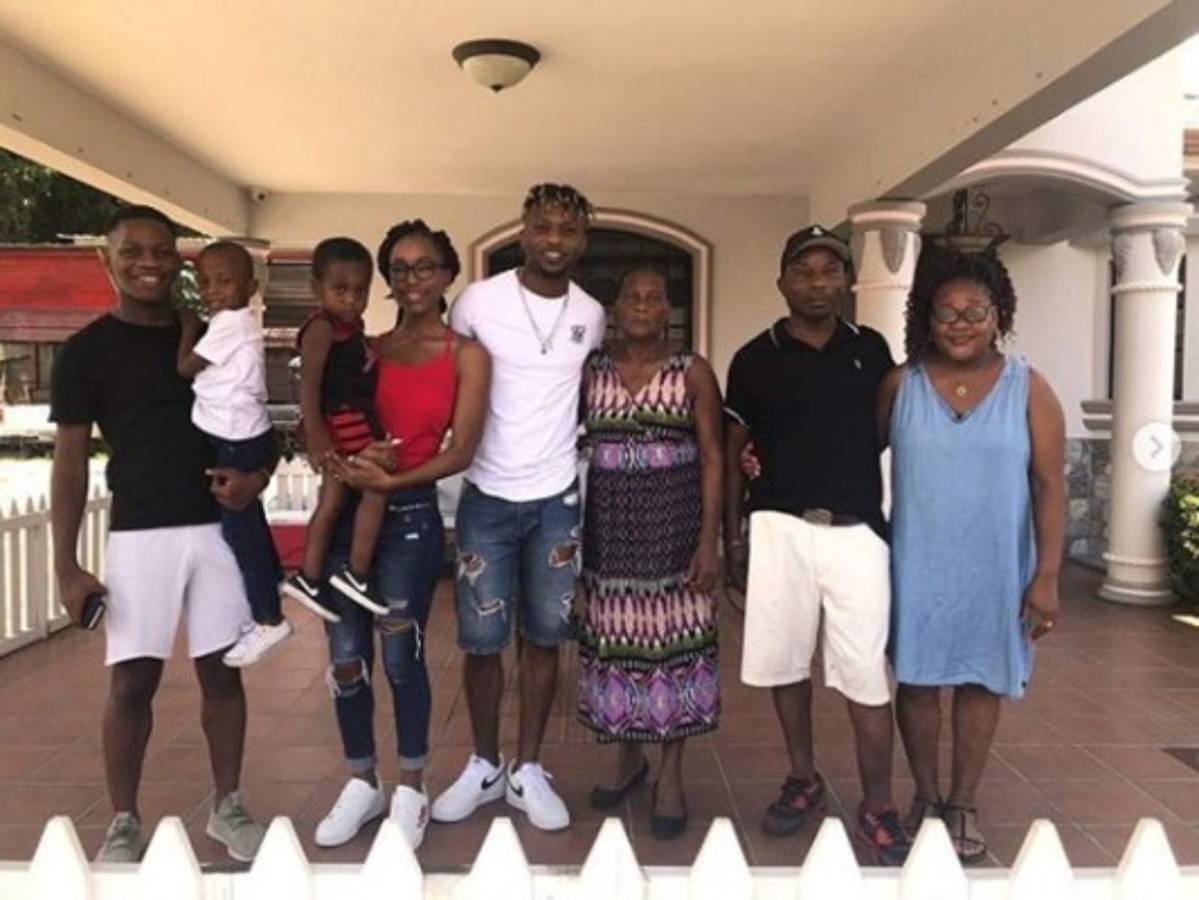 Jugadores que lograron construirle una casa a su madre gracias al fútbol