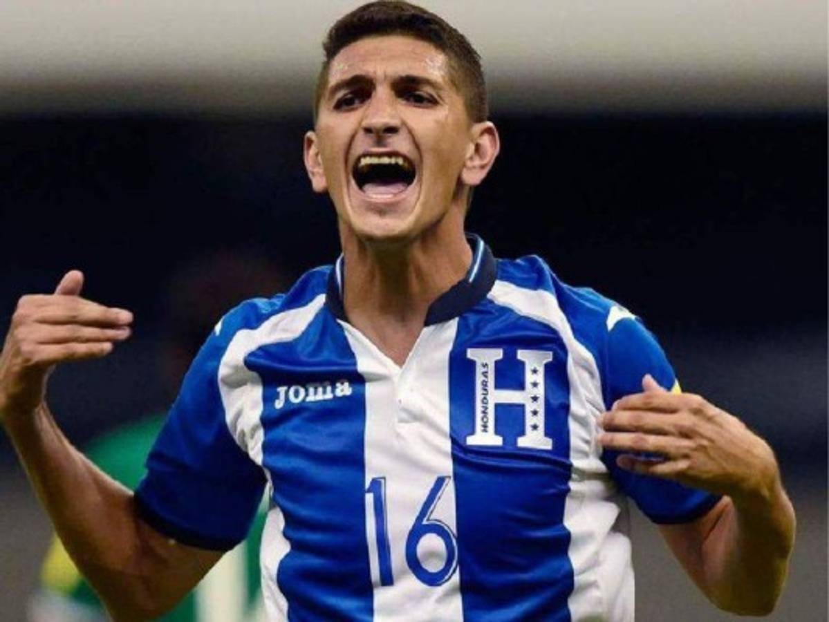 ¡OFICIAL! Fabián Coito manda nueve cambios en la alineación de Honduras ante El Salvador